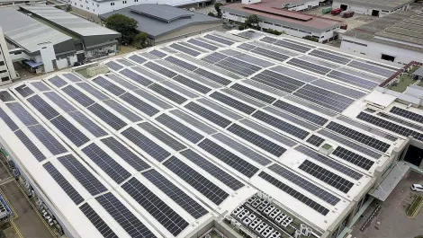 Singtel installs thousands of solar panels on Bedok data center