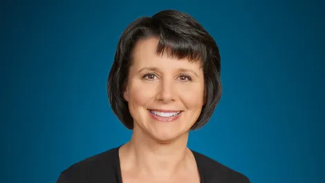 Kim anstett headshot