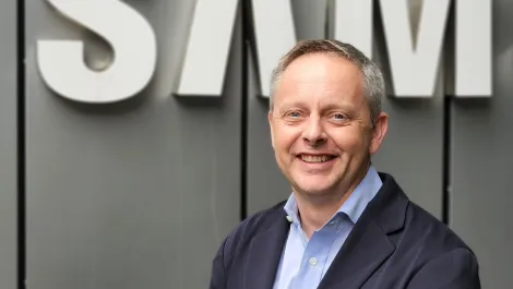 Phil gaut   senior director   head of division  display and memory solutions  1 