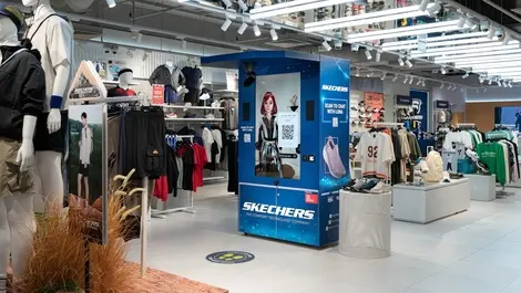 Skechers   luna   we are social hero image